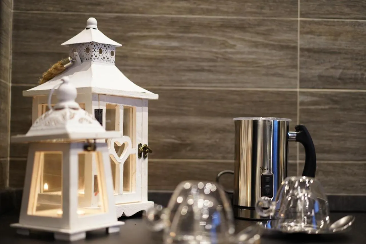 ***** Bed & Breakfast Toma Suites - Il Nido D'Amore Rome Italy